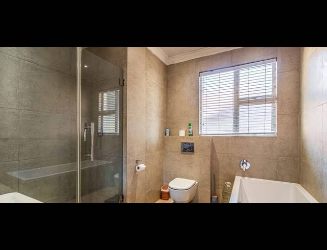 6 BEDROOM HOUSE FOR SALE IN BEDFORDVIEW